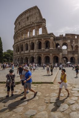 Italy's supreme court has reversed a decision that had blocked the path to citizenship for hundreds of thousands of foreign descendants.