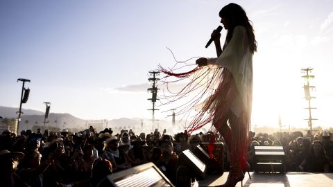 Ella Langley has sold out tour dates and is dominating the charts.