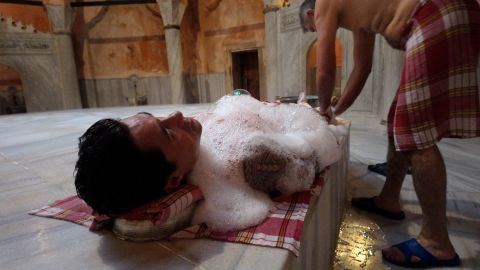 CNN Producer Leroy Ah Ben experiences one of Istanbul's oldest hamams